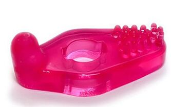 Dzimumlocekļa stiprinājums, kas stimulē sievietes klitoru